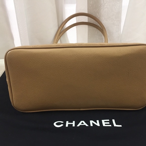 🆕 Chanel CC Medallion Caviar Tote Handbag 👜 - Picture 4 of 8